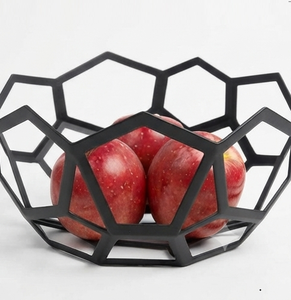 Corbeille à fruits géométrique moderne en métal noir ajouré, bol de rangement pour comptoir de cuisine - Product Image 3