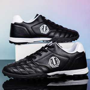 Chaussures de football en cuir PU pour hommes, baskets de sport professionnelles, semelle intermédiaire en caoutchouc, doublure en coton, style basketball - Product Image 1