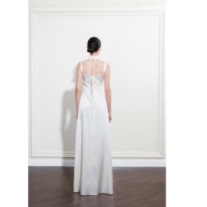 Vestidos Elegantes de Alta Calidad para Mujer, Vestido ORIEL DRAPELESS MISSION de Satén, Corte en A, 89% Triacetato, 11% Poliéster, Vestidos Casuales Modernos - Product Image 1