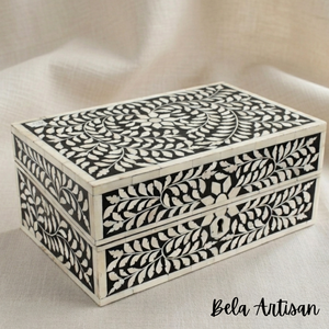 Caja de Almacenamiento de Madera Hecha a Mano con Incrustaciones de Madreperla, Diseño Floral en Blanco y Negro, Organizador Decorativo de Objetos, Portátil - Product Image 3