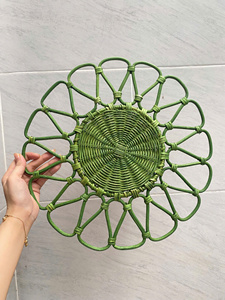 Plateau en rotin tissé artisanal de qualité supérieure, plateau décoratif multi-usages, décoration bohème pour la maison - Product Image 6