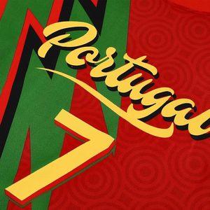 Ensemble de maillots de foot du Portugal pour hommes, rouge et vert, impression sublimée, toutes tailles disponibles, maillot en polyester, logo personnalisé, vêtements et chaussettes de foot - Product Image 3