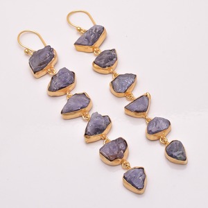 Good Looking Fancy Shape pendientes de latón de piedras preciosas de rubí crudo, joyería de latón chapada en oro indio - Product Image 6