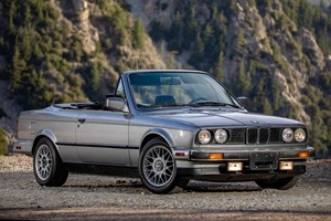 บีเอ็มดับเบิลยู 325-i คอนเวอร์ทิเบิล ปี 1988 - Product Image 2