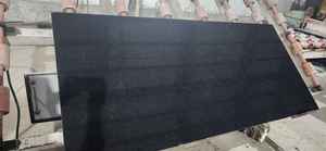 Dalles et carreaux en granit noir absolu, finition polie, qualité export Inde, pour revêtements de sol, comptoirs et monuments. - Product Image 3