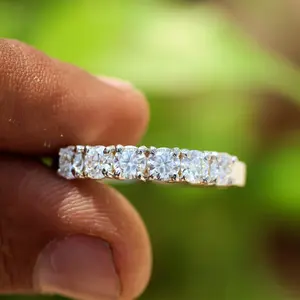 Cincin berlian VVS emas 18K kustomisasi Perhiasan terbaik cincin mode kelas atas untuk wanita