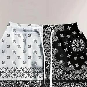 Conjunto de Camiseta y Pantalones Cortos para Hombre con Estampado de Patchwork, Patrón de Bandana en Blanco y Negro, Ropa Urbana de Dos Piezas, Poliéster, Conjunto Personalizado - Product Image 2