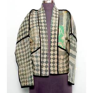 Veste Gudari faite à la main pour femmes, en coton standard, style indien Kantha, assortiment vintage réversible, broderie ethnique écologique - Product Image 1