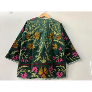 Manteau court kimono vert en coton brodé floral avec ceinture, style bohème Suzani, réversible, éco-responsable, vêtement d'extérieur tendance, cadeau pour - Product Image 6