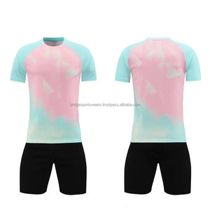 เสื้อฟุตบอลสั่งทำสีดำทอง แขนสั้น ระบายอากาศได้ดี น้ำหนักเบา สำหรับทีม - Product Image 1