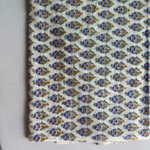 Tissu en coton pur tricoté à la chaîne, motif floral bleu Buti, textile indien fait main, robes pour femmes, filles, garçons, style bohème léger - Product Image 3