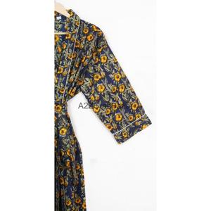 Kimono léger en coton 100% fait main à imprimé floral, idéal pour l'été, le spa, comme peignoir, ou comme robe de nuit romantique longue, ou comme tenue de plage ou de bikini. - Product Image 4