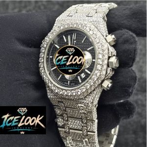 Reloj de cuarzo Ice Cubed con bisel de diamantes, cronógrafo, correa de eslabones en tono plateado para hombre - Product Image 3
