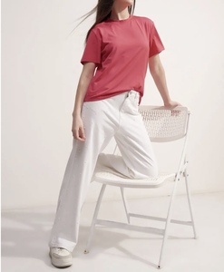 T-shirt femme en tissu premium, manches courtes, coupe slim, crop top pour adolescentes et femmes, haute qualité, basique mais au look élégant. - Product Image 4