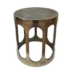 Mesa de Centro Moderna de Diseño Contemporáneo con Superficie de Metal Hecha a Mano, Muebles para Sala de Estar - Product Image 1