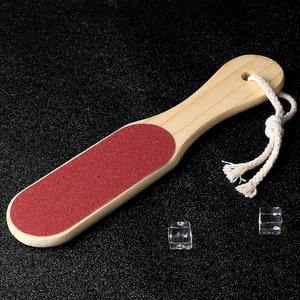 Râpe à pieds double face en bois avec manche en pierre ponce pour éliminer peaux mortes et callosités – Outil de pédicure pour gommer et exfolier la peau des pieds - Product Image 2