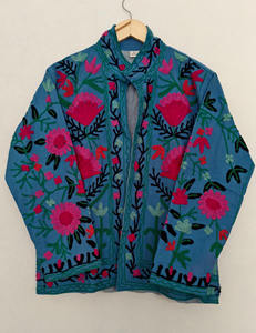 Veste en toile brodée à la main Suzani, riche culture et artisanat, motifs floraux cousus à la main - Product Image 1