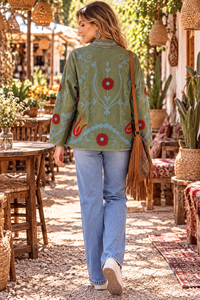 Veste en coton Suzani faite à la main |   Manteau de style floral, veste brodée de style bohème, manteau vert pour femme - Product Image 2