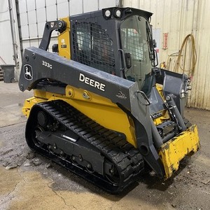 Cargadora compacta Deere 333G de alta eficiencia que ofrece una gran capacidad de elevación, movimiento suave y una mejor experiencia para el operador. - Product Image 1