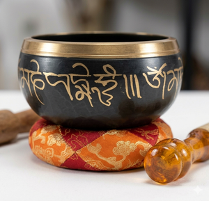 Cuenco tibetano con acabado dorado para meditación - Cuenco decorativo para yoga, estudio y decoración del hogar - Product Image 2