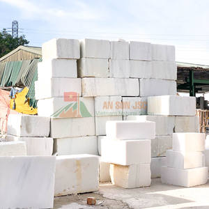 Bloques de Mármol Blanco Cristalino Directamente de la Cantera de Vietnam para Construcción de Proyectos y Encimeras, Piedra Natural de Grado A - Product Image 3