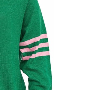 Sweat-shirt personnalisé en molleton épais à col en V, en polyester/coton, motif écossais brodé, design sororité, pour l'automne - Product Image 3