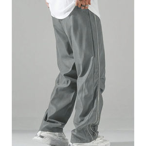 กางเกงวอร์มไนลอนทรงขาบานมีแถบลาย กางเกงลำลองกันลม แห้งเร็ว ระบายอากาศได้ดี เป็นมิตรกับสิ่งแวดล้อม น้ำหนักเบา พร้อมโลโก้แบบกำหนดเอง - Product Image 3