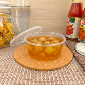 ฝาปิดภาชนะใส่อาหารขนาด 12 ออนซ์ ผลิตจากพลาสติก PP เกรดอาหาร เป็นมิตรต่อสิ่งแวดล้อม ปราศจากสาร BPA ใช้กับเครื่องล้างจานได้ ใช้กับไมโครเวฟได้ ใช้กับช่องแช่แข็งได้ รีไซเคิลได้ ย่อยสลายได้ ดีไซน์ทันสมัย เหมาะสำหรับอาหารแบบนำกลับบ้าน - Product Image 2