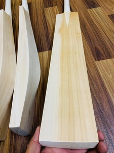Bate de Críquet de Nivel Club - Madera de Alta Calidad Color Beige - Product Image 3
