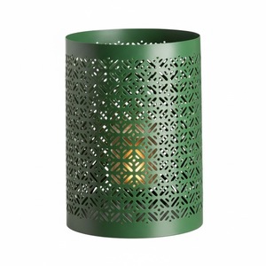 Portavelas Redondo de Metal Verde Hierro con Diseño Geométrico Recortado para Decoración del Hogar, Bodas y Navidad - Product Image 1