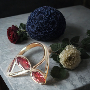 แหวนเงินแท้ 925 ทำมือ สไตล์ชาติพันธุ์ ประดับพลอยโกเมนธรรมชาติทรงมาร์ควิส ชุบทองคำขาว ดีไซน์แบบ Eternity สำหรับวันครบรอบ - Product Image 1