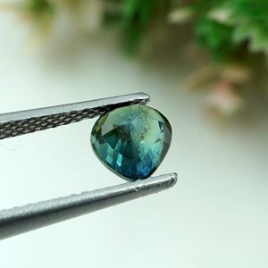 Pierre précieuse saphir bleu vert naturel, couleur bleu vert, forme de cœur, 0.84 carats, 5.5x5.5x3.5 MM, pour la fabrication de bijoux - Product Image 5