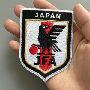 Parches Bordados Personalizados 100% Bordados a Mano para Coser o Planchar en la Ropa - Product Image 1