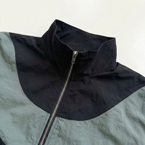 Conjunto Deportivo Unisex |   Chaqueta Ligera de Entrenamiento y Pantalones Deportivos |   Fabricante de Ropa Deportiva Personalizada OEM - Product Image 3