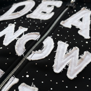 Sudadera con capucha personalizada negra con cremallera y pedrería para hombre y mujer, estilo oversize, streetwear, con estampado gráfico de letras, de algodón polar para invierno - Product Image 5