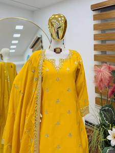 Traje Salwar Kameez de Georgette Amarillo Bordado con Dupatta, Ropa Étnica de Secado Rápido para Mujer, para Fiestas, Bodas, Graduaciones, Diwali - Product Image 4