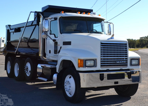 Camión Usado MackS Pinnacle CHU613 Day Cab 2014 de Alto Rendimiento - Transmisión Manual de 10 Velocidades, Listo para Enviar - Product Image 3