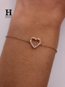 Bracelet délicat avec pendentif cœur ouvert, chaîne en or 18 carats, micro-pavé de diamants, bijoux minimalistes pour femmes - Product Image 5