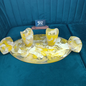 Elegante Bandeja Ovalada de Resina con Dos Vasos de Resina, Diseño de Mármol Hecho a Mano, Juego de Decoración para el Hogar, para Servir en la Cocina o Comedor - Product Image 2