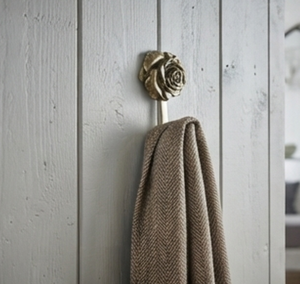 Artisanal Vintage Style Rose Wall <b>Hook</b> Metal Antique Finish Flower Design Single <b>Hook</b> For Clothing Storage Display Door Hanger - Product Image 3
