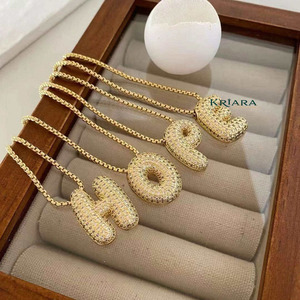 Colgante de Letra con Diamante Moissanite, Lujoso, de Plata 925 Chapada en Oro, con Dijes Temáticos, para Uso Diario, Joyería para Mujer - Product Image 4