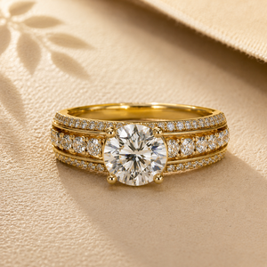 Anillo de Compromiso de Lujo con Triple Hilera de Diamantes Cultivados en Laboratorio, Chapado en Rodio sobre Oro Sólido de 14K, 1.0ct, Certificado IGI - Product Image 1