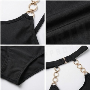 Traje de Baño Entero Negro con Cuello Halter y Diseño Calado con Detalle de Cadena Dorada para Mujer - Product Image 3