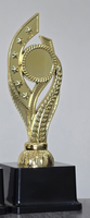 Trophée en plastique élégant pour la Journée annuelle des écoles, les rencontres sportives et les remises de prix pour l'excellence académique.