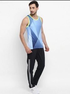 เสื้อกล้ามผู้ชายแบบเรียบ ไม่มีแขน แห้งเร็ว สปอร์ต คอกลม ผ้าฝ้าย 100% พิมพ์ลายโลโก้ด้านหน้า - Product Image 5