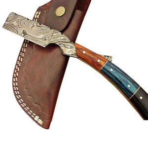 Rasoir droit traditionnel en acier damassé pour barbiers de qualité bricolage avec manche en bois pochette en cuir OEM personnalisable - Product Image 4