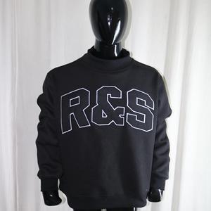 Sudadera R&S Mock Neck 450 GSM con nombre personalizado, bordado en aplique, corte holgado, 100% algodón, felpa francesa. - Product Image 1