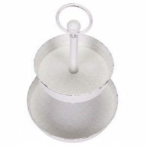 Soporte rústico de metal galvanizado de 3 niveles para pasteles, bandeja de servir blanca envejecida para exhibir cupcakes y postres. - Product Image 6