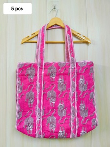 Sac fourre-tout personnalisé pour femme, doublure en coton matelassé avec imprimé bloc, options de vente en gros pour organisateur lavable, idéal pour les voyages et le shopping, différentes tailles - Product Image 4