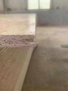 Tablero OSB con Ranuras en T y Machos para Pisos, Superficie de Madera de Pino, Pegamento WBP - Product Image 4